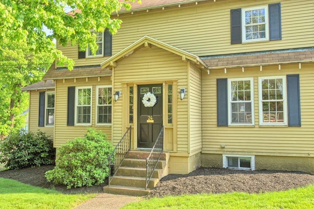 24 Bennett Road Gardner, MA 01440 - Photo 3 of 30 Gallery Image 3