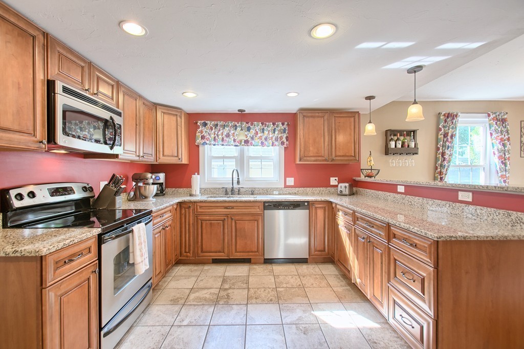 24 Bennett Road Gardner, MA 01440 - Photo 10 of 30 Gallery Image 10