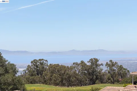 $2,599,000 | 5 Stirling Way, Hayward, CA 94542