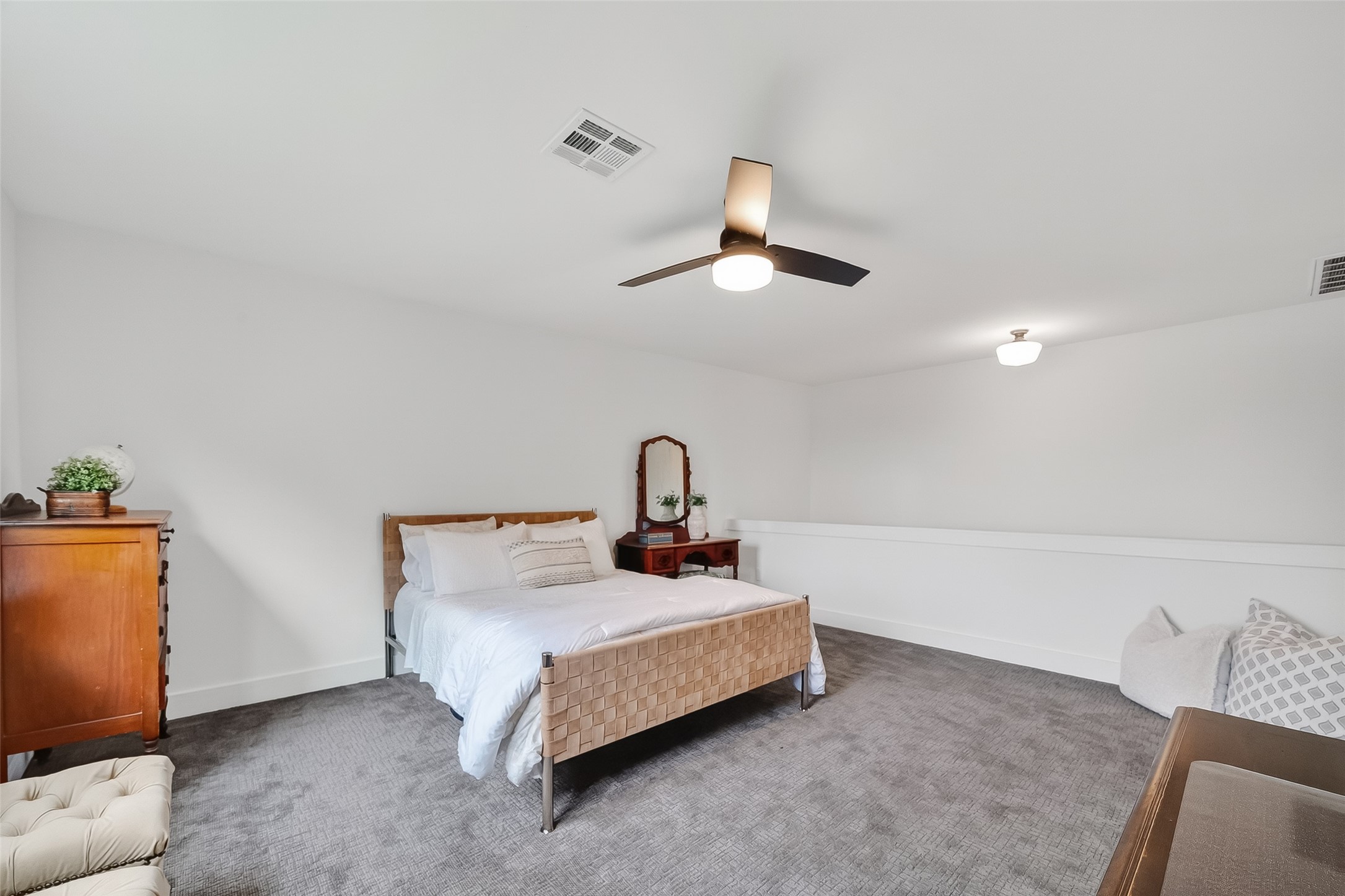 1808 Tabor Street Houston, TX 77009 - Photo 19 of 26 Plenty of room for any size bed and furniture.