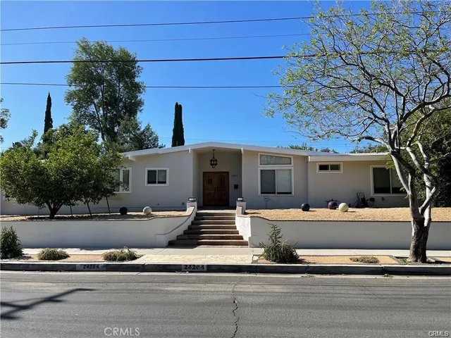 $9,200 | 24204 Calvert Street, Woodland Hills, CA 91367