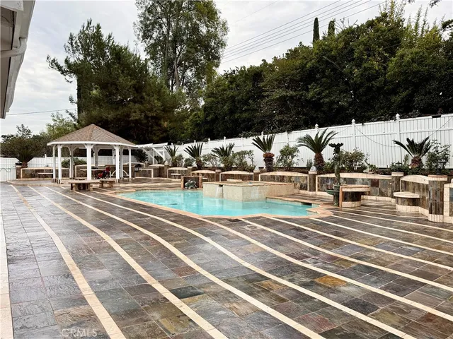 $9,200 | 24204 Calvert Street, Woodland Hills, CA 91367