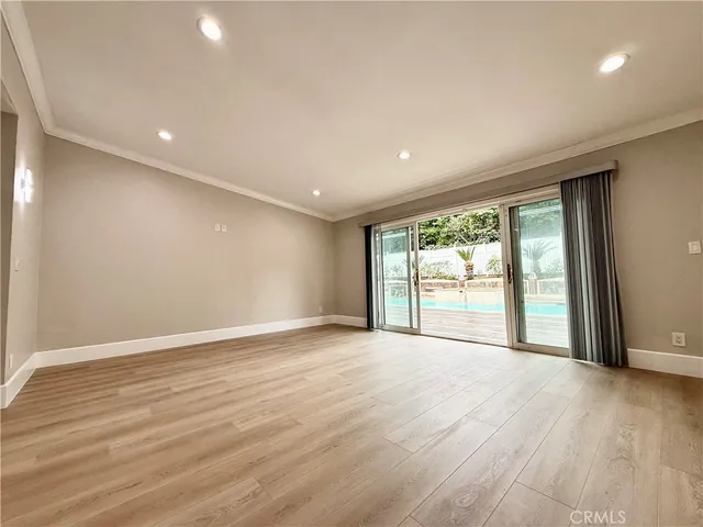 $9,200 | 24204 Calvert Street, Woodland Hills, CA 91367