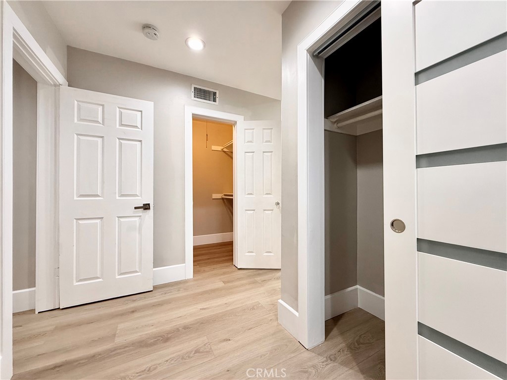 24204 Calvert Street Woodland Hills, CA 91367 - Photo 20 of 70 a view of an entryway space