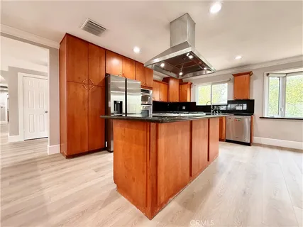 $9,200 | 24204 Calvert Street, Woodland Hills, CA 91367