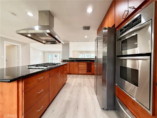 $9,200 | 24204 Calvert Street, Woodland Hills, CA 91367