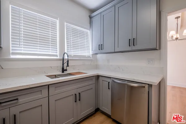 $4,750 | 108 North Broadway, Redondo Beach, CA 90277