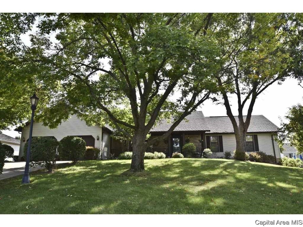 15 Hickory Ridge Lane Springfield, IL 62707 - Photo 1 of 32 Gallery Image 1