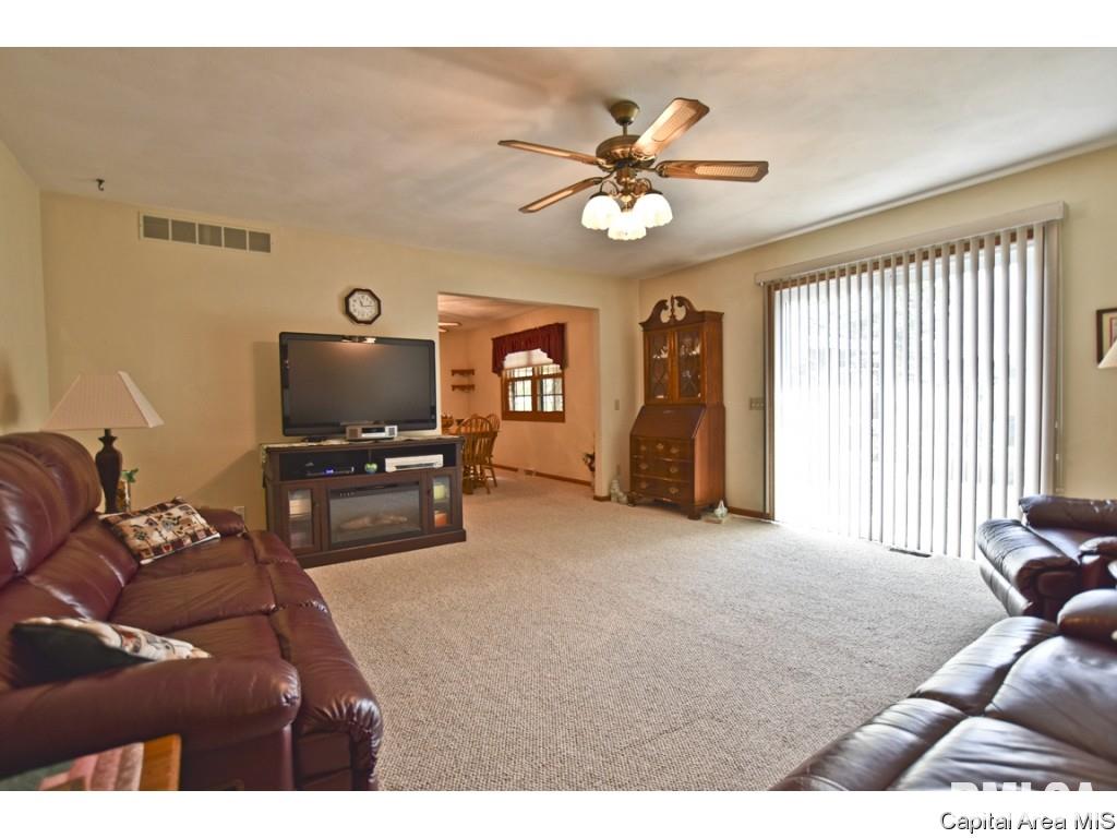 15 Hickory Ridge Lane Springfield, IL 62707 - Photo 4 of 32 Gallery Image 4