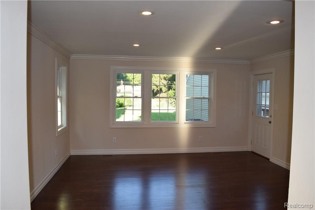 801 Washington Road Grosse Pointe, MI 48230 - Photo 5 of 17 DSC_0005.JPG