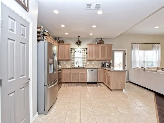 $2,350 | 106 Ninole Court, Bastrop, TX 78602