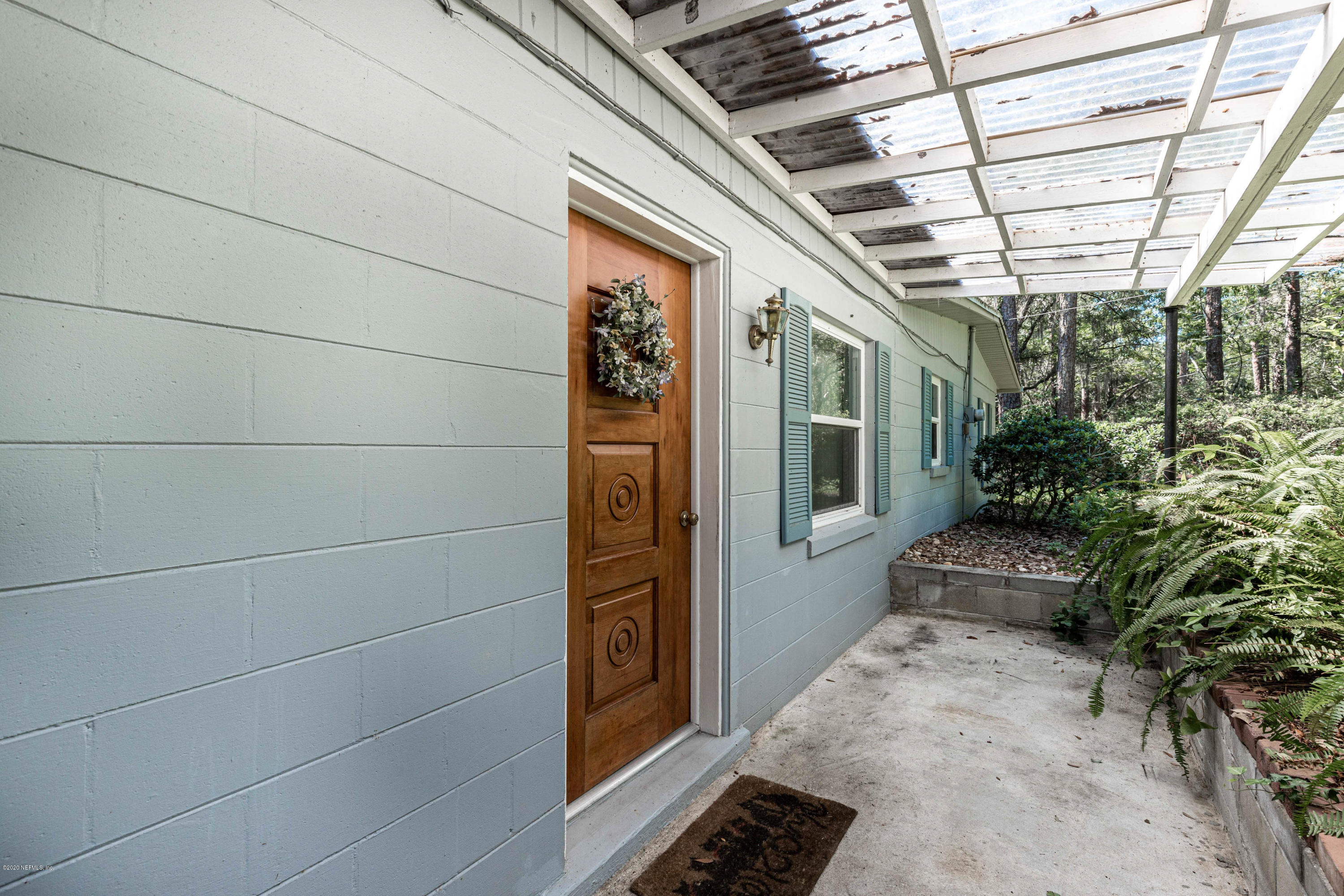 156 Swan Lake Road Melrose, FL 32666 - Photo 12 of 64 Covered Entry
