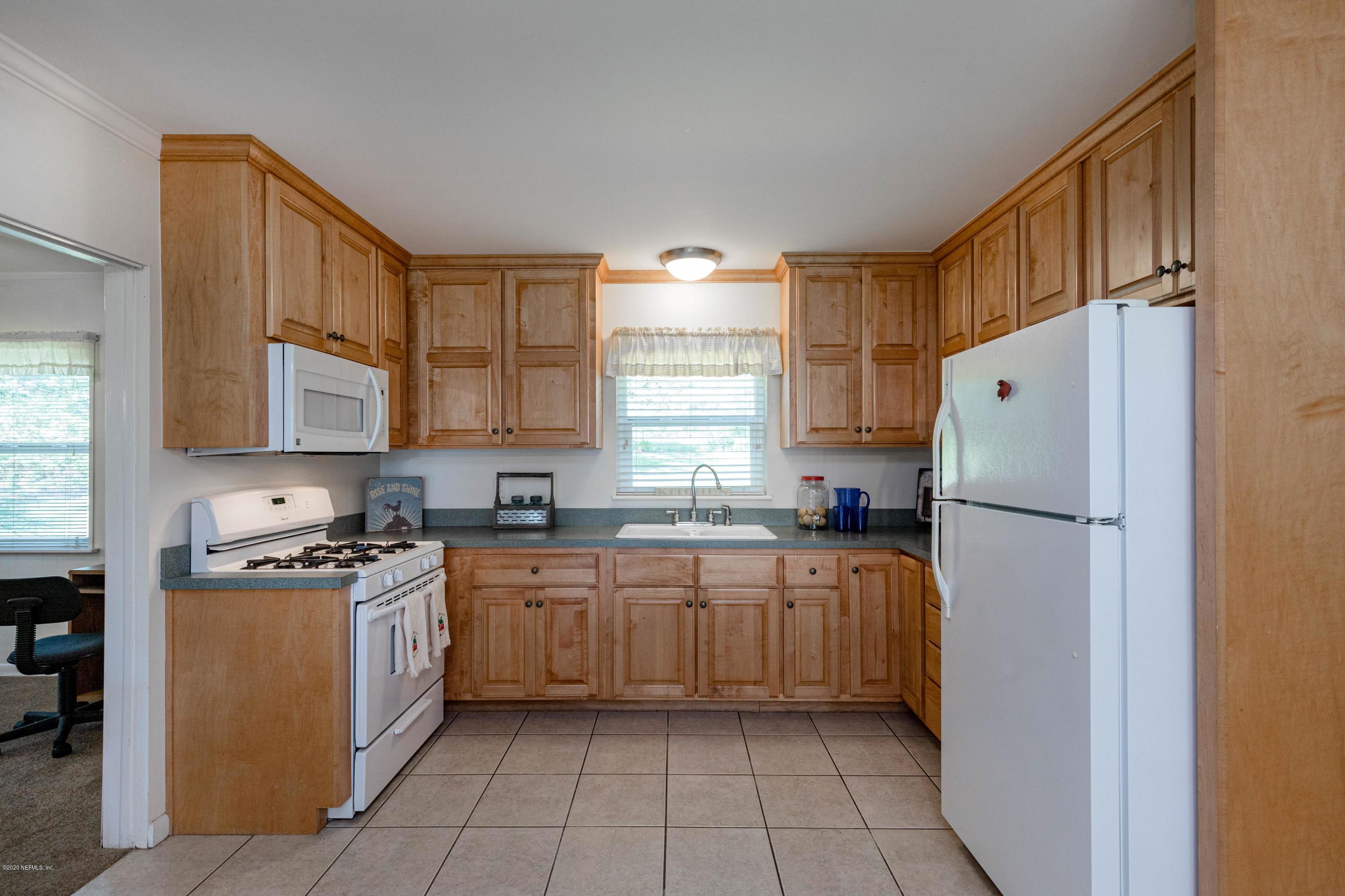 156 Swan Lake Road Melrose, FL 32666 - Photo 21 of 64 Kitchen
