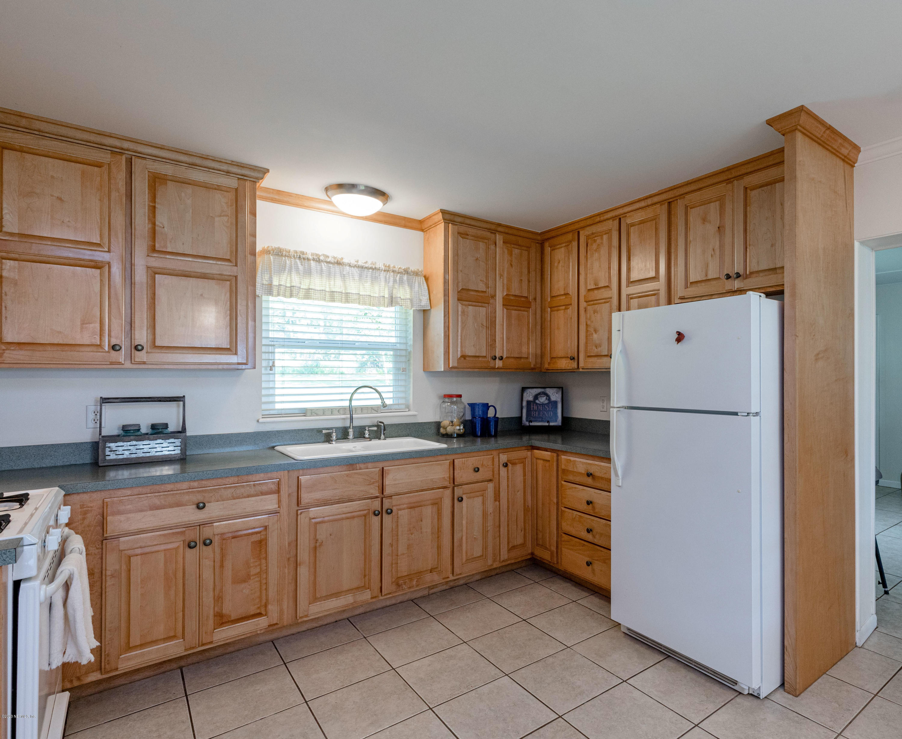156 Swan Lake Road Melrose, FL 32666 - Photo 22 of 64 Kitchen View 2
