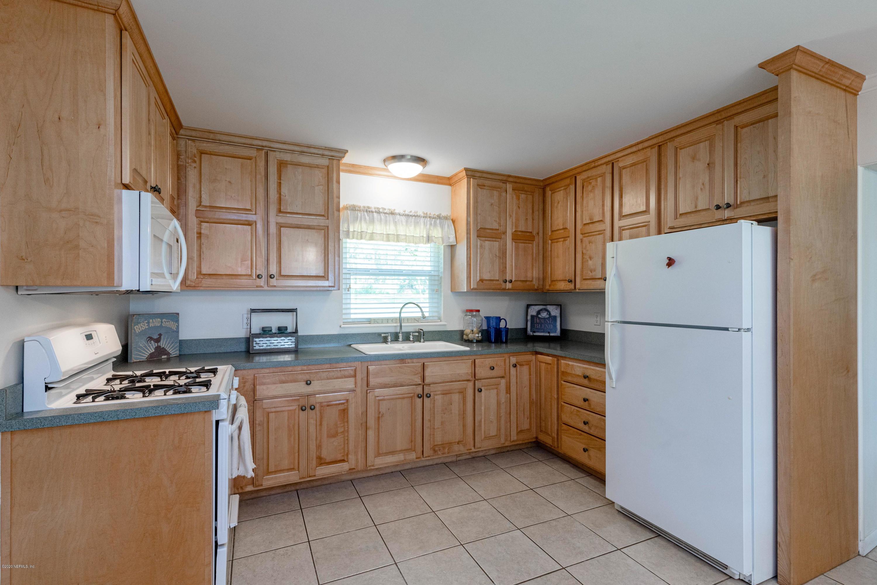 156 Swan Lake Road Melrose, FL 32666 - Photo 23 of 64 Kitchen View 3