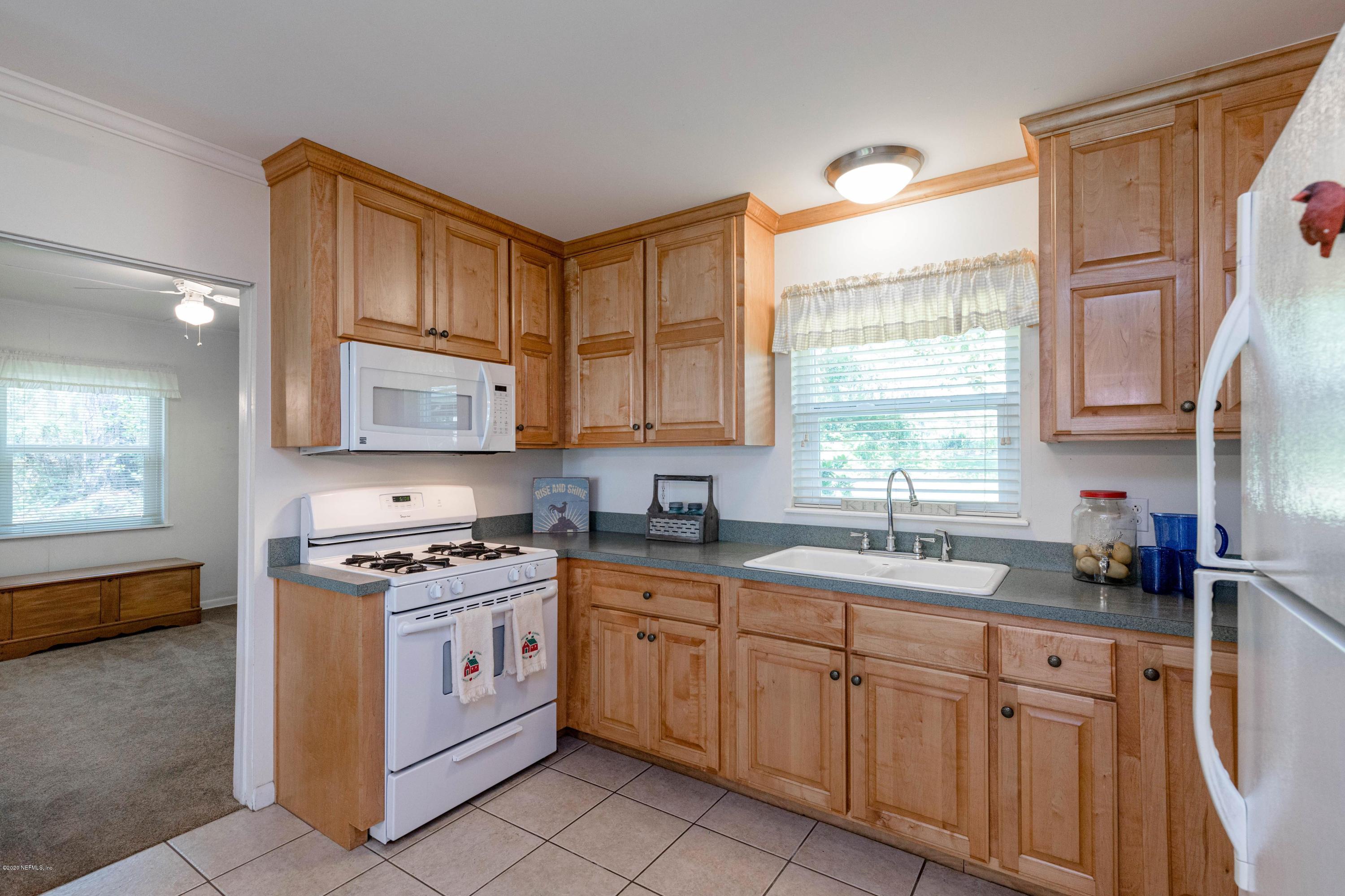 156 Swan Lake Road Melrose, FL 32666 - Photo 24 of 64 Kitchen View 4