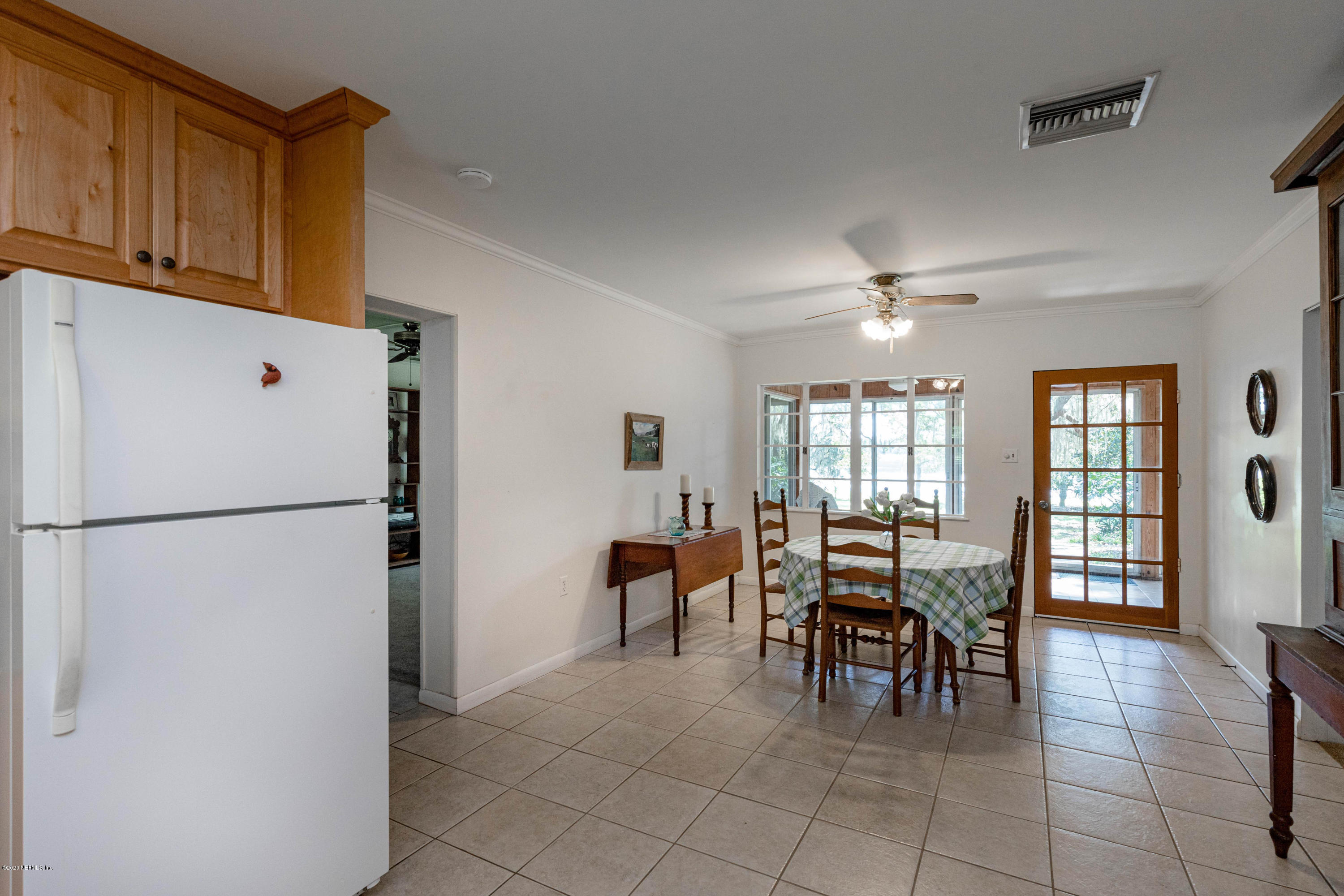 156 Swan Lake Road Melrose, FL 32666 - Photo 25 of 64 Dining Area