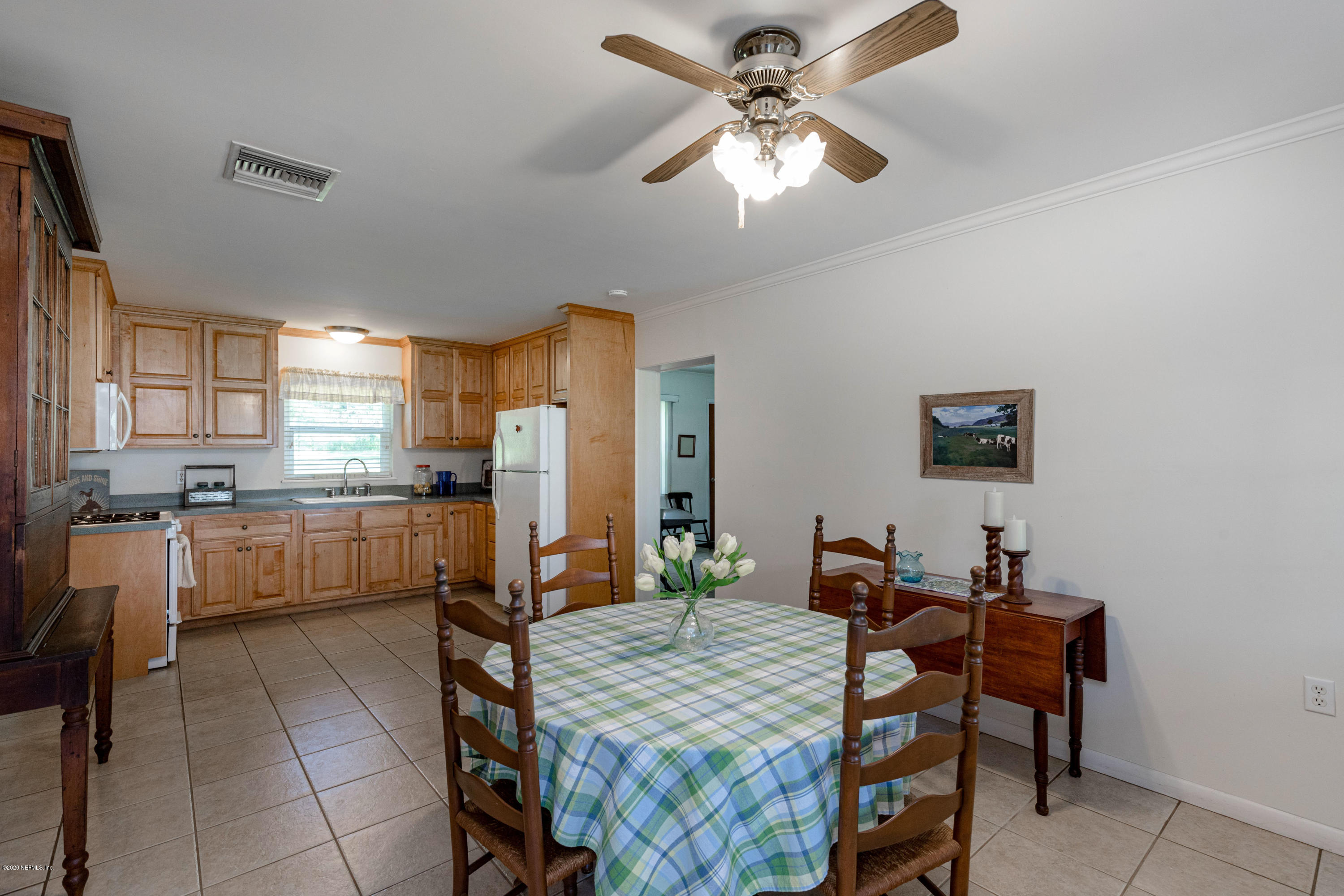 156 Swan Lake Road Melrose, FL 32666 - Photo 29 of 64 Dining Area View 5