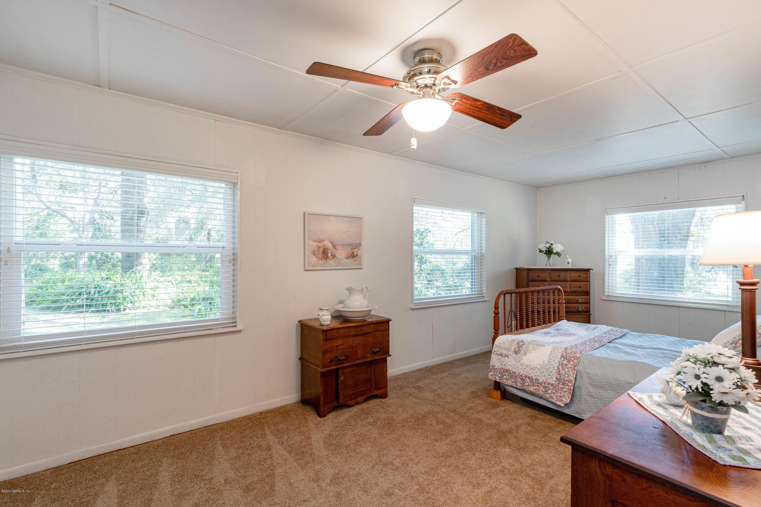 156 Swan Lake Road Melrose, FL 32666 - Photo 31 of 64 Master Bedroom