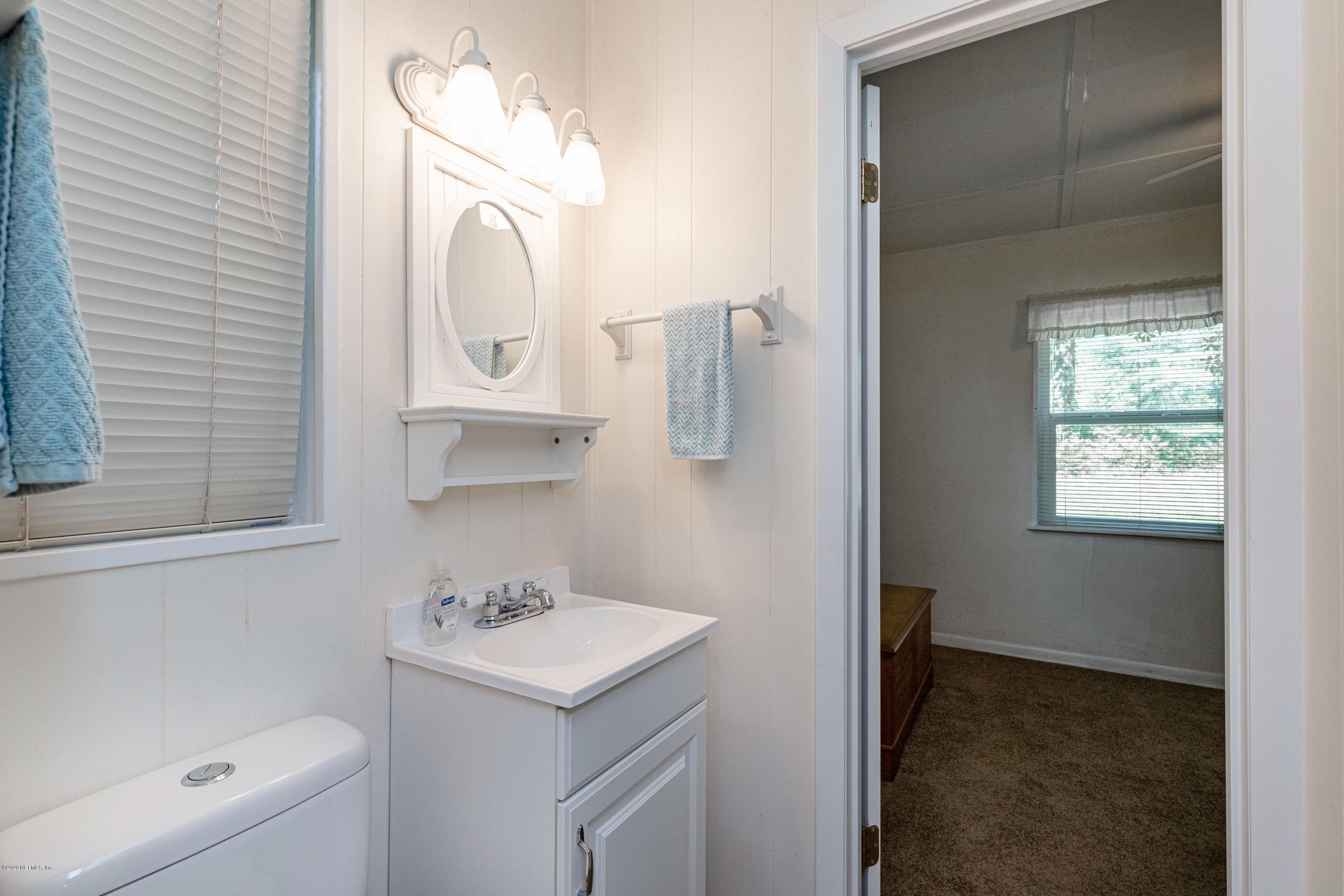 156 Swan Lake Road Melrose, FL 32666 - Photo 40 of 64 Jack & Jill Bathroom View 2