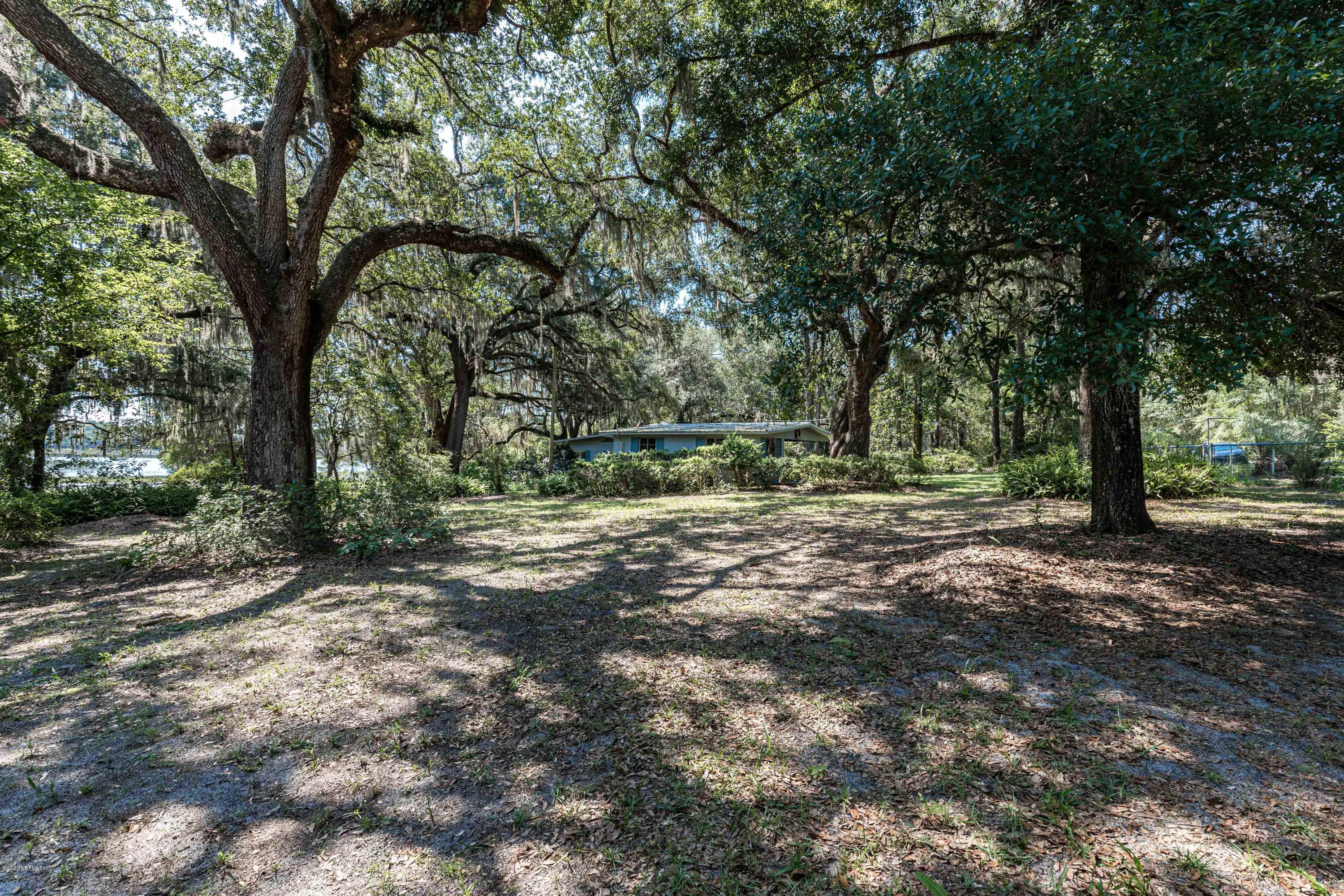156 Swan Lake Road Melrose, FL 32666 - Photo 9 of 64 Front Yard View 3