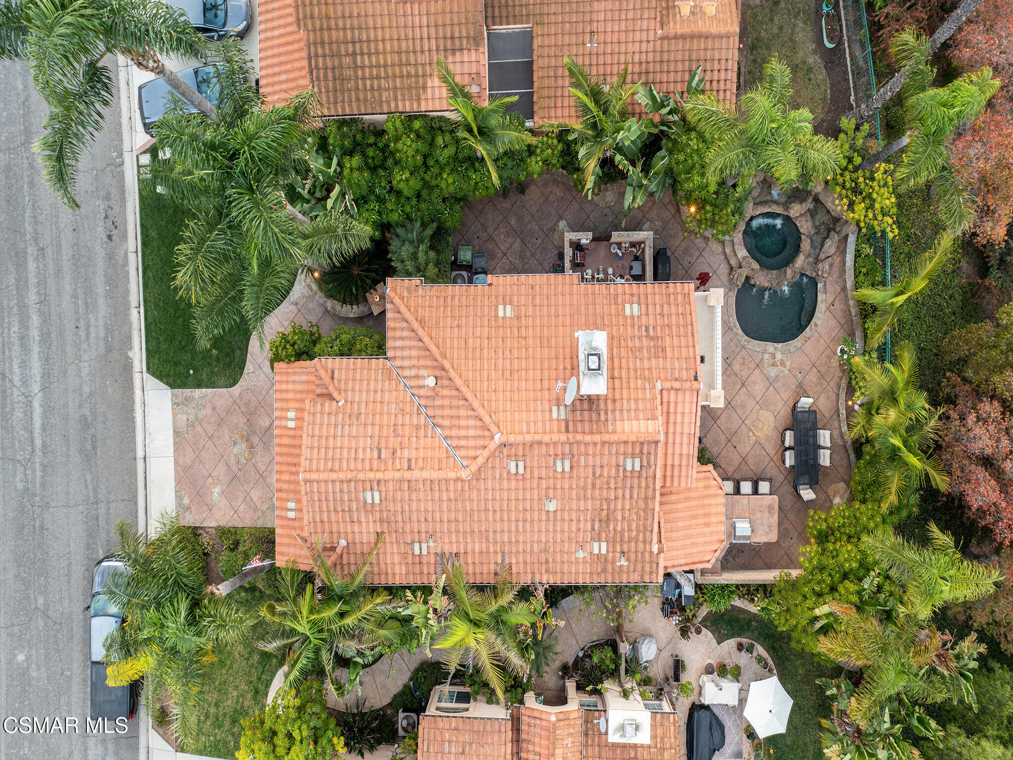 625 Sedgeworth Court Simi Valley, CA 93065 - Photo 2 of 44