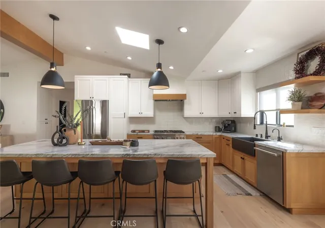 $2,749,000 | 966 Rosecrans Avenue, Manhattan Beach, CA 90266