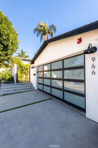 $2,749,000 | 966 Rosecrans Avenue, Manhattan Beach, CA 90266