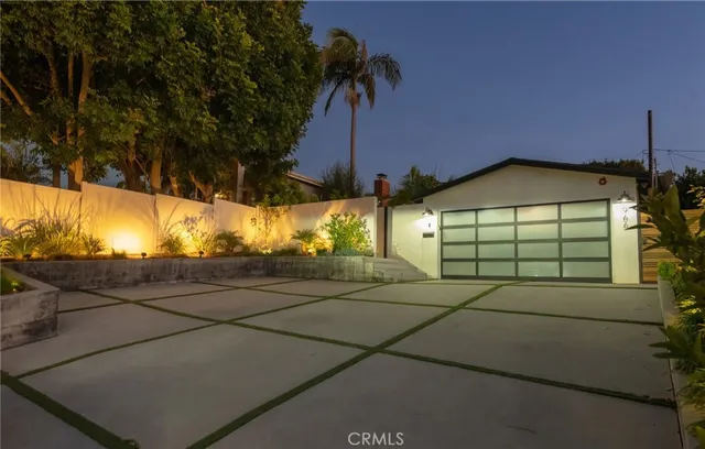 $2,749,000 | 966 Rosecrans Avenue, Manhattan Beach, CA 90266