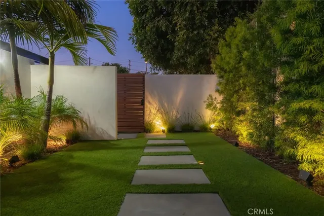 $2,749,000 | 966 Rosecrans Avenue, Manhattan Beach, CA 90266