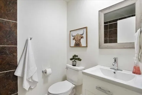 $385,000 | 156 World Of Tennis Square, Unit D167, Lakeway, TX 78738