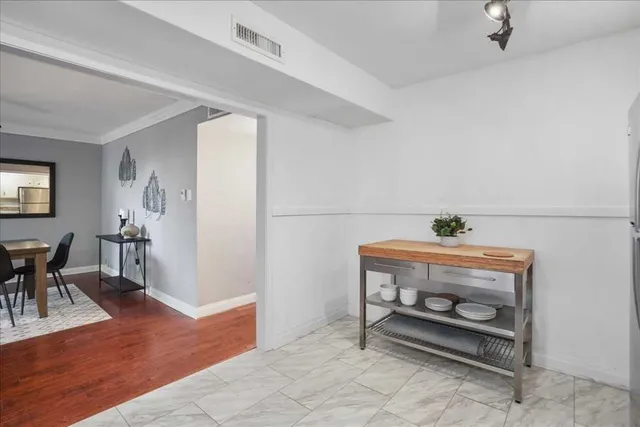 $385,000 | 156 World Of Tennis Square, Unit D167, Lakeway, TX 78738