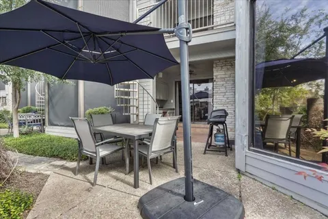 $385,000 | 156 World Of Tennis Square, Unit D167, Lakeway, TX 78738