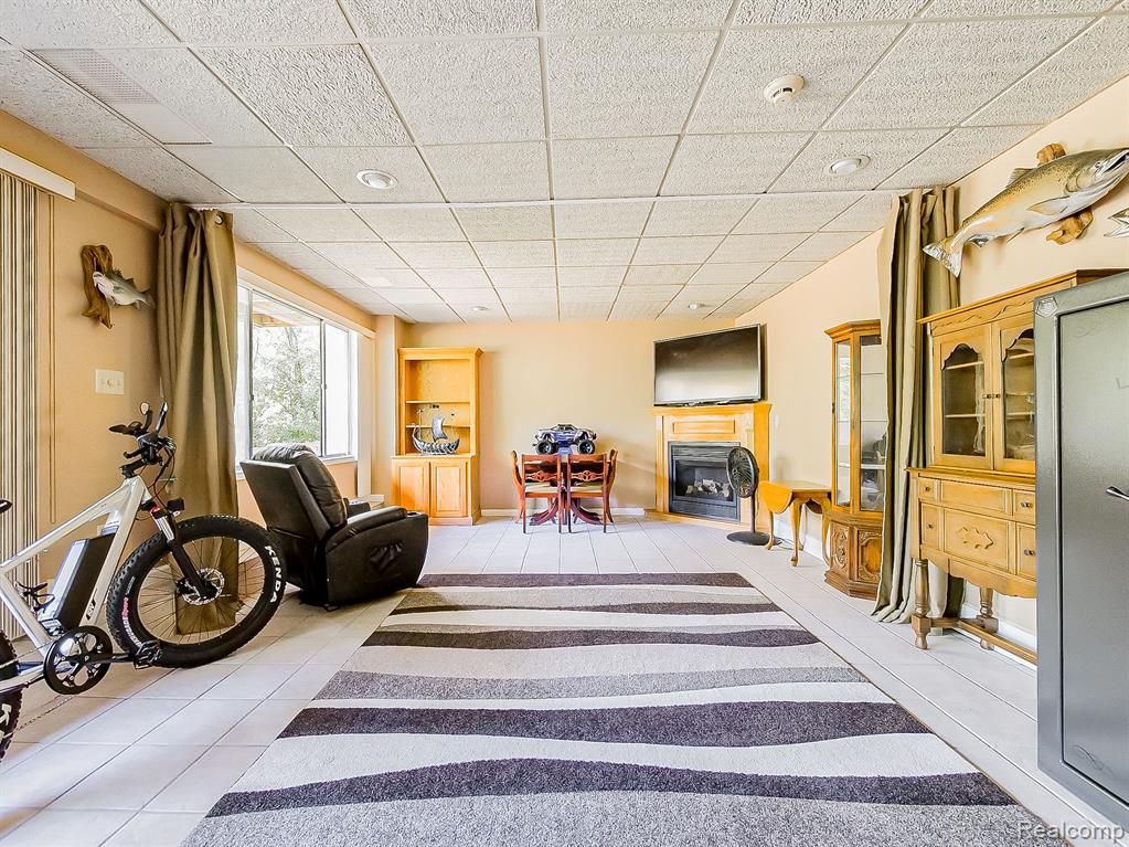 41900 Riggs Road Belleville, MI 48111 - Photo 15 of 35