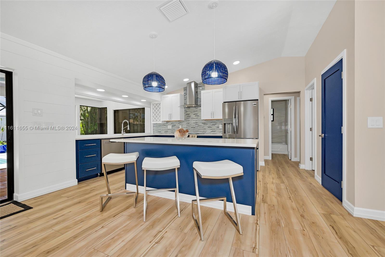 5686 Southeast Matousek Street Stuart, FL 34997 - Photo 9 of 39 Gallery Image 9
