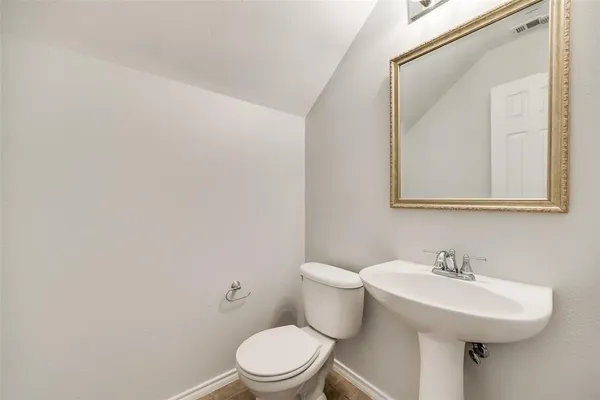 $2,200 | 9923 Wake Bridge Drive, Frisco, TX 75035