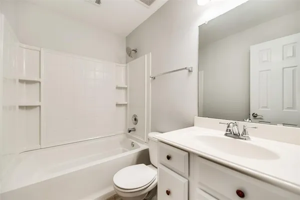 $2,200 | 9923 Wake Bridge Drive, Frisco, TX 75035