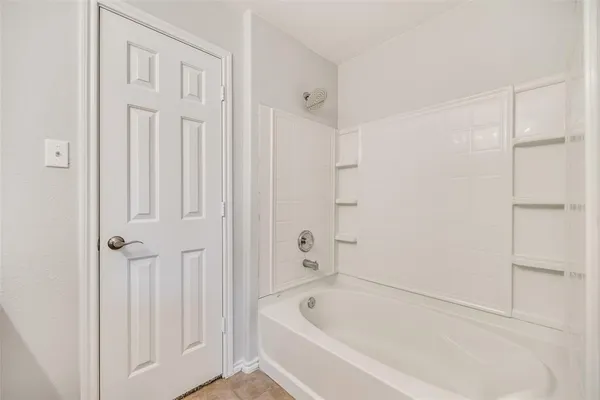 $2,200 | 9923 Wake Bridge Drive, Frisco, TX 75035