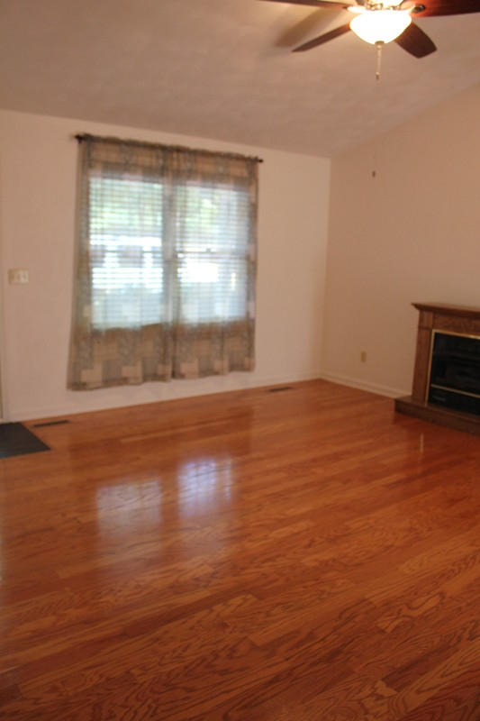 1264 Jamestown Road Rocky Mount, VA 24151 - Photo 5 of 30 Family Room