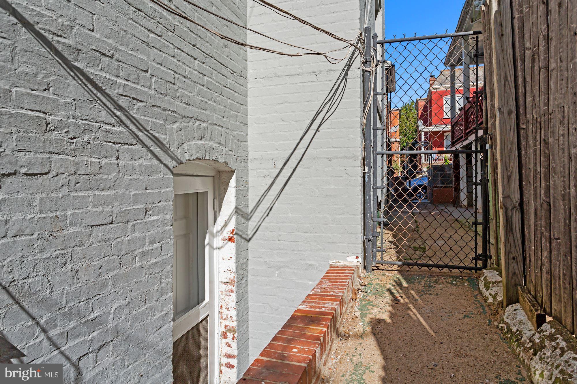 736 Gresham Place Northwest Washington, DC 20001 - Photo 22 of 23 Side Yard