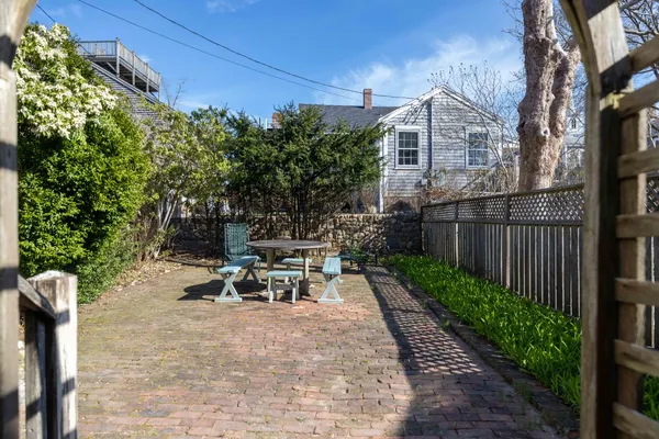 $3,450,000 | 17 Gay Street, Nantucket, MA 02554