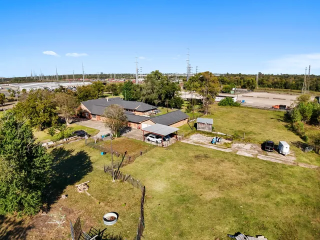 a view of a lake with houses