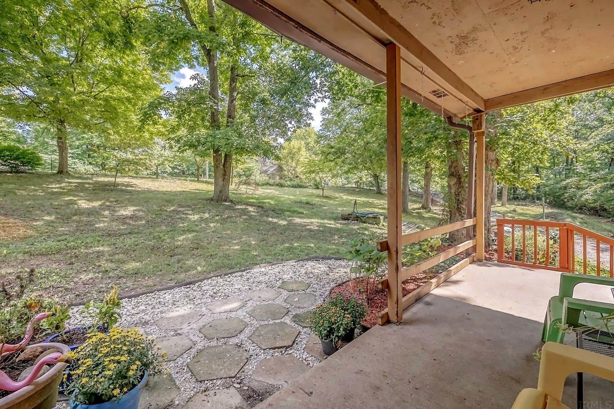 9461 West Reeves Road Spencer, IN 47460 - Photo 4 of 35