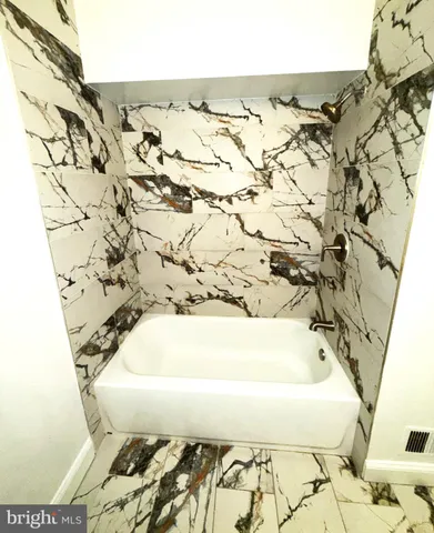 $2,200 | 3921 Woodhue Place, Alexandria, VA 22309