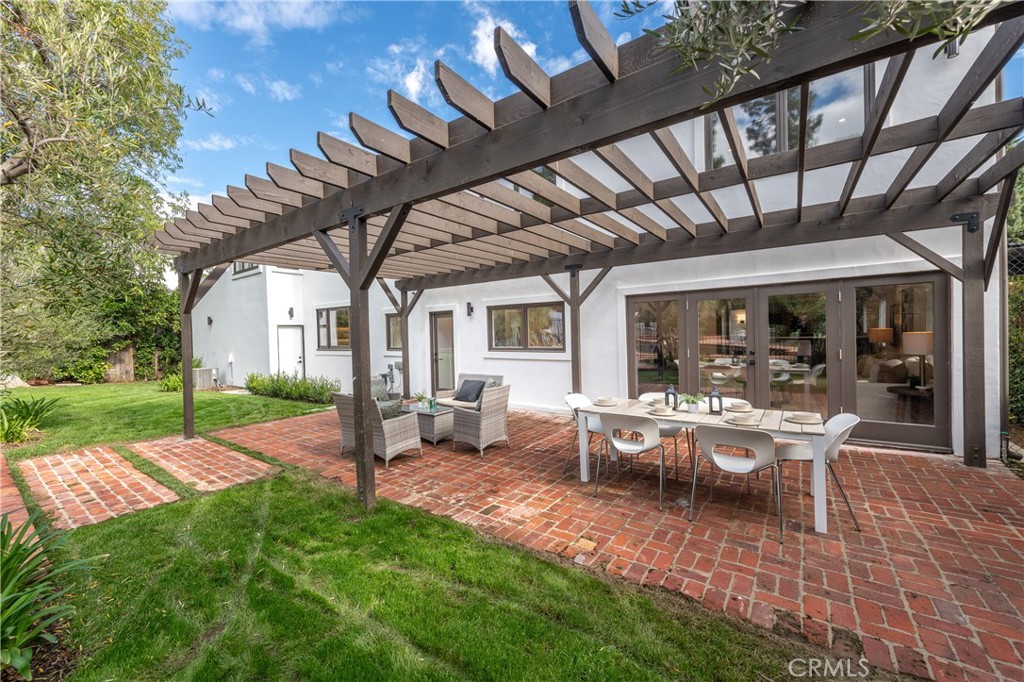 17153 Adlon Road Encino, CA 91436 - Photo 27 of 43