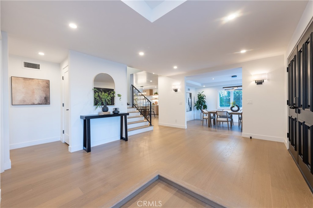 17153 Adlon Road Encino, CA 91436 - Photo 6 of 43