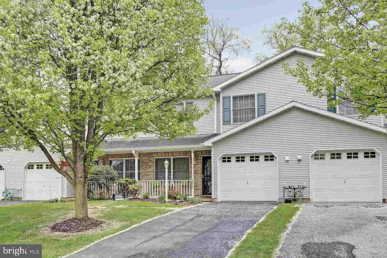 2842 Robin Road York, PA 17404 - Photo 1 of 25 Gallery Image 1