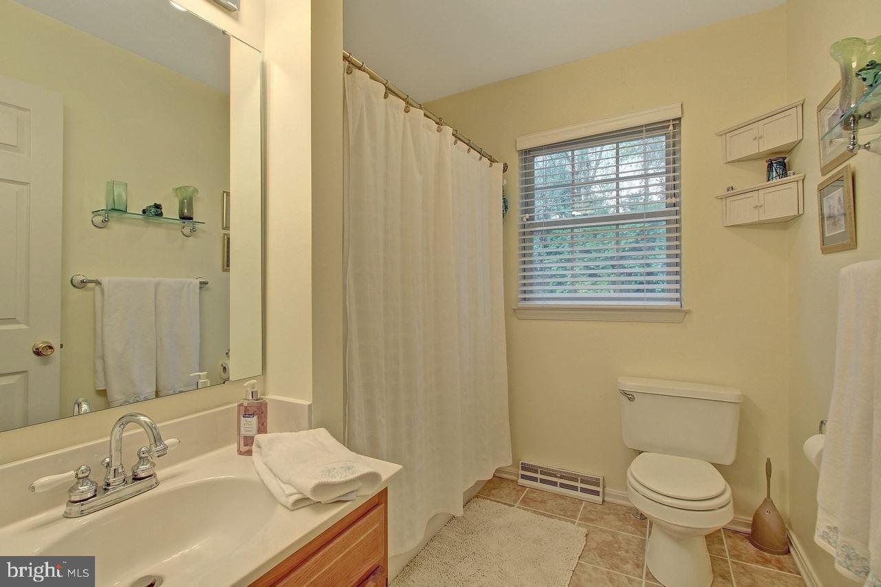 2842 Robin Road York, PA 17404 - Photo 19 of 25 Gallery Image 19