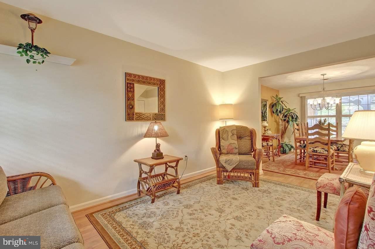 2842 Robin Road York, PA 17404 - Photo 3 of 25 Gallery Image 3