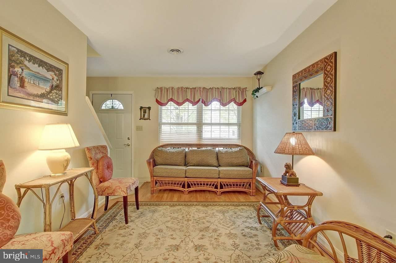 2842 Robin Road York, PA 17404 - Photo 4 of 25 Gallery Image 4